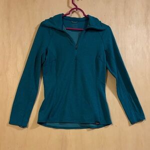 Patagonia Teal Capeline base layer Hoodie Sweatshirt. Medium